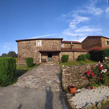 הוילה Casa O Castelo En Touro מראה חיצוני תמונה