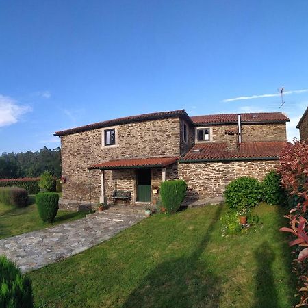 הוילה Casa O Castelo En Touro מראה חיצוני תמונה