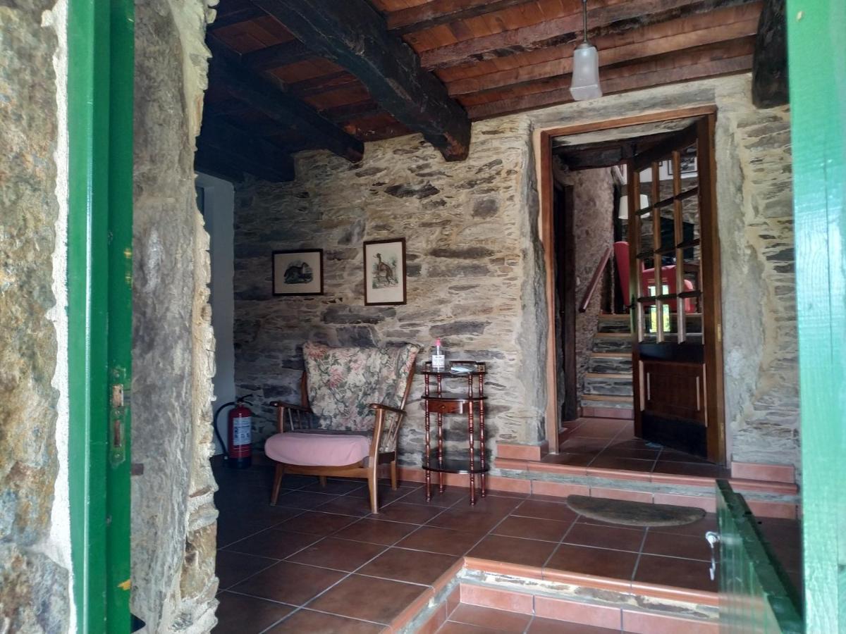 הוילה Casa O Castelo En Touro מראה חיצוני תמונה