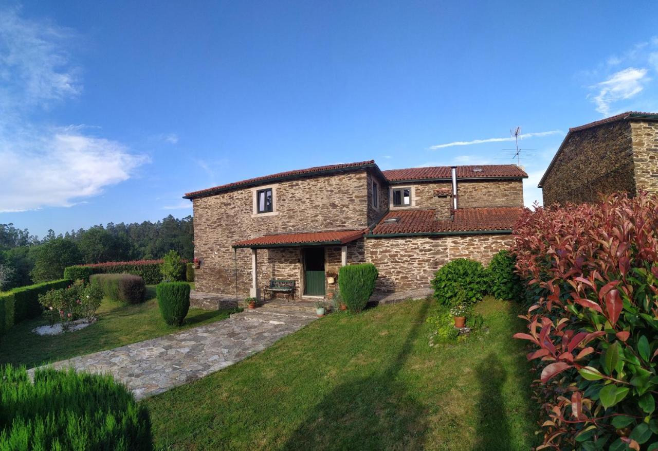 הוילה Casa O Castelo En Touro מראה חיצוני תמונה