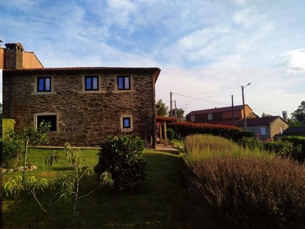 הוילה Casa O Castelo En Touro מראה חיצוני תמונה